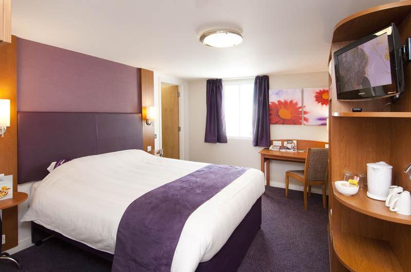 Premier Inn Horsham Exterior foto
