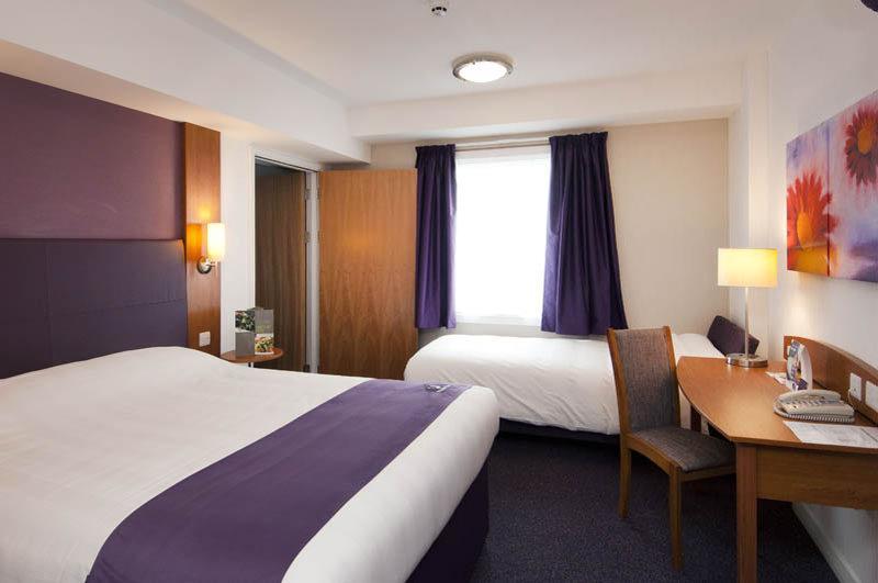 Premier Inn Horsham Exterior foto